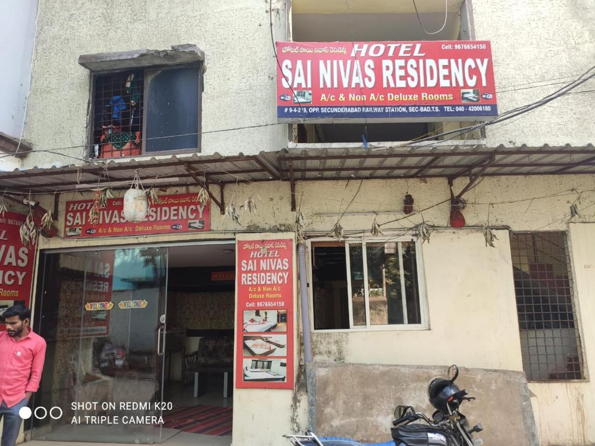 Hotel Sai Nivas Residency Hyderabad Exterior foto